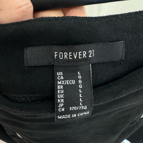 Forever 21 Black Mini Skirt with Zipper Details - Picture 2 of 3